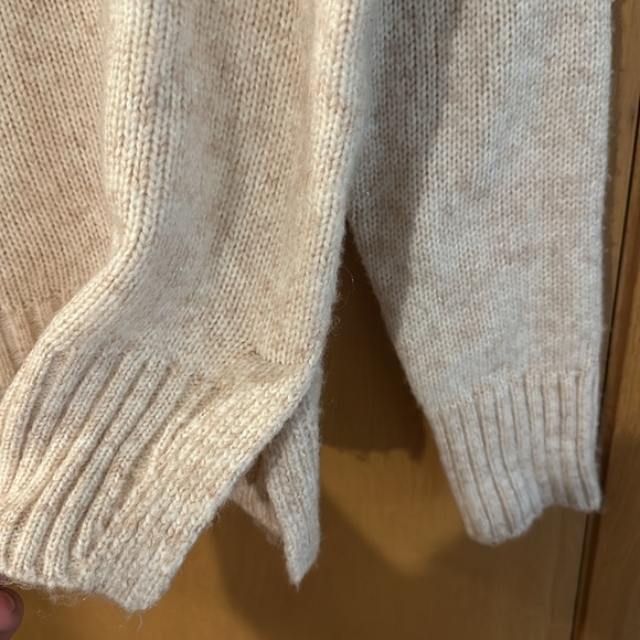 Banana Republic Factory Women’s Oversized Turtleneck Sweater New Tan Medium - Picture 5 of 14